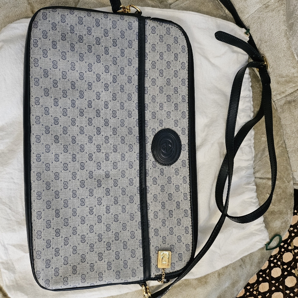Authentic Vintage Gucci shoulder bag - Picture 2 of 8